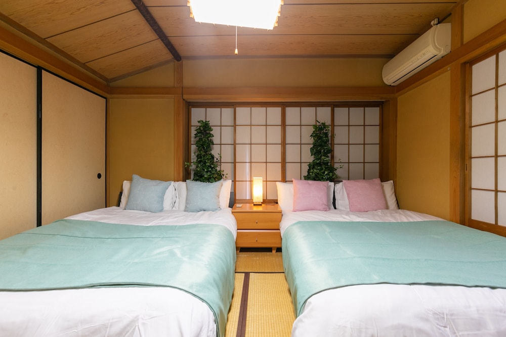 SHINJUKU JAPANESE-STYLE TWO STOREY HOUSE 東京