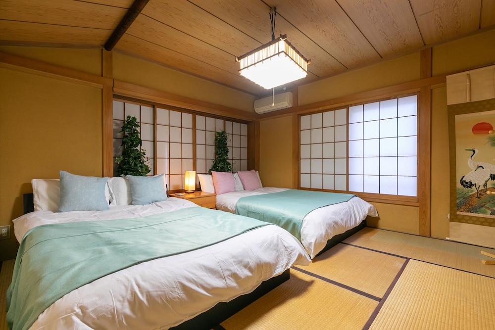 SHINJUKU JAPANESE-STYLE TWO STOREY HOUSE 東京