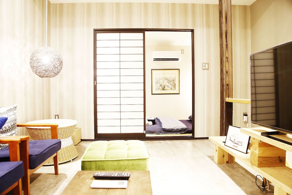 UENO LUCKY HOMES 東京