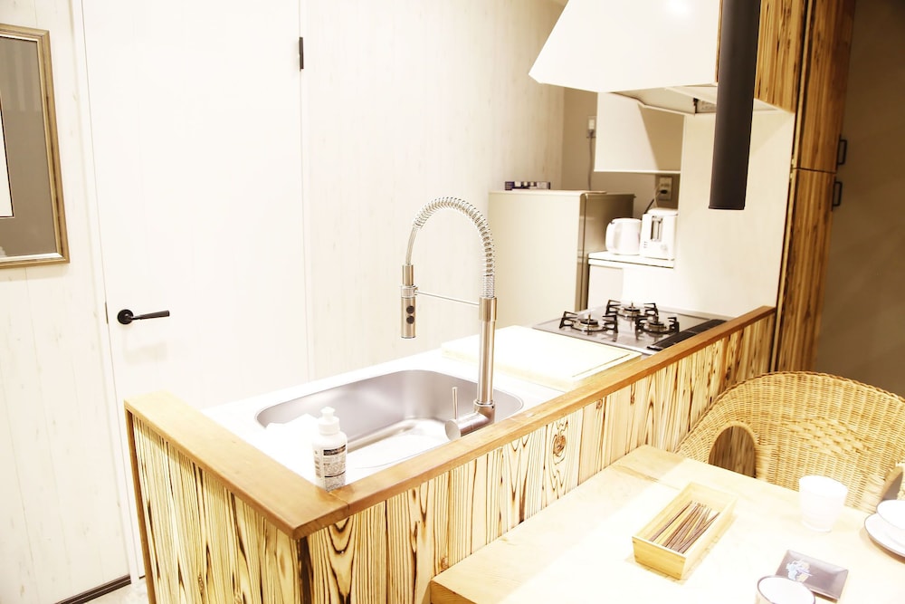 UENO LUCKY HOMES 東京