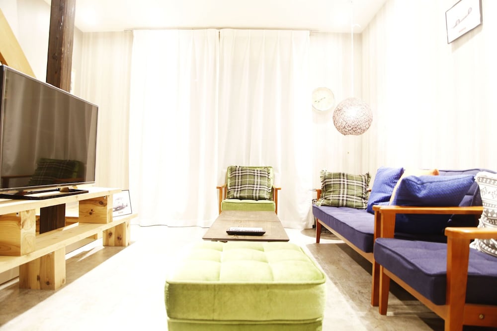 UENO LUCKY HOMES 東京
