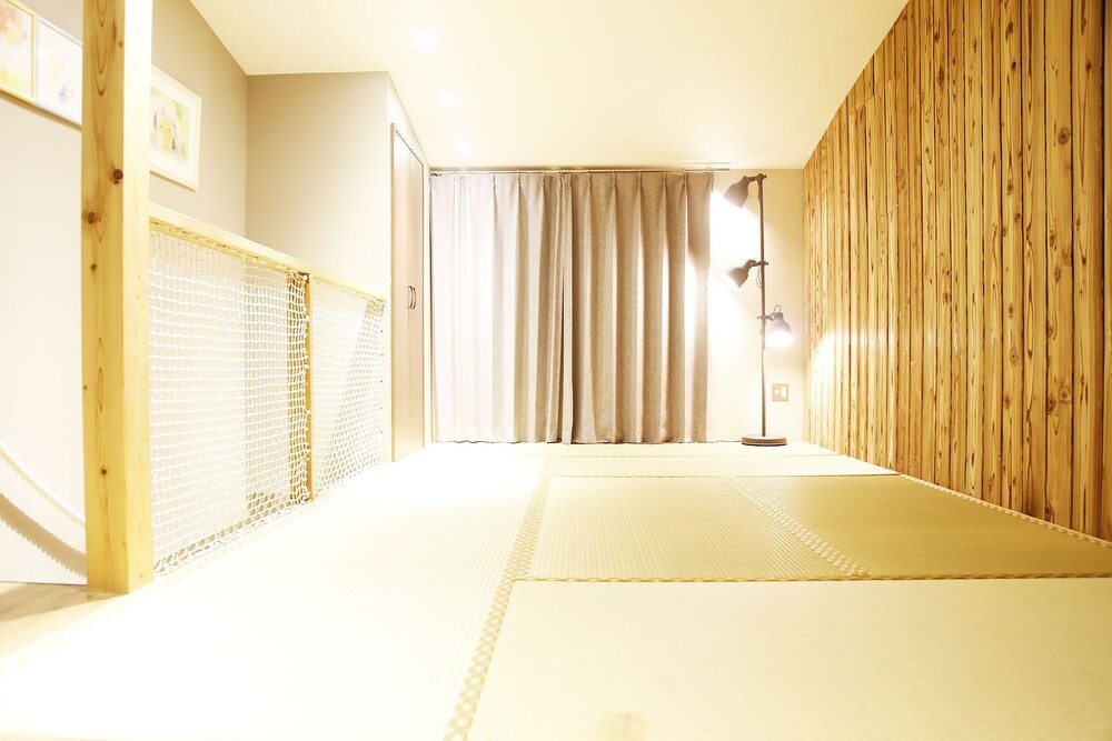 UENO LUCKY HOMES 東京