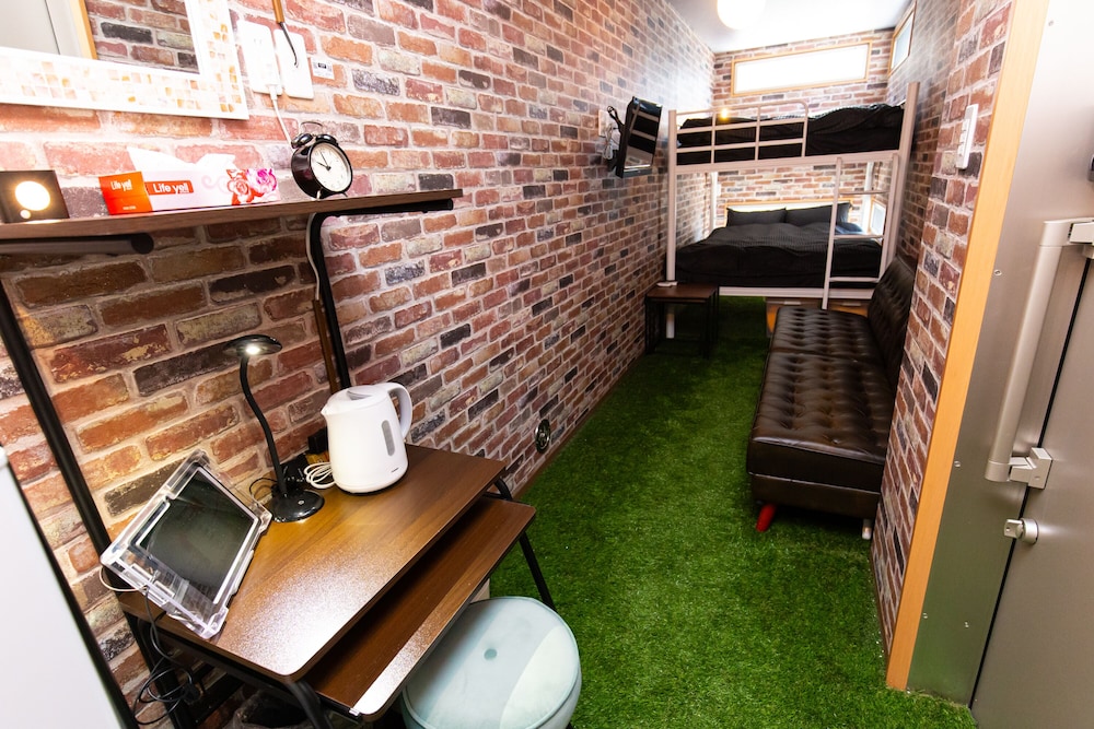 TOKYO JAILHOUSE 東京