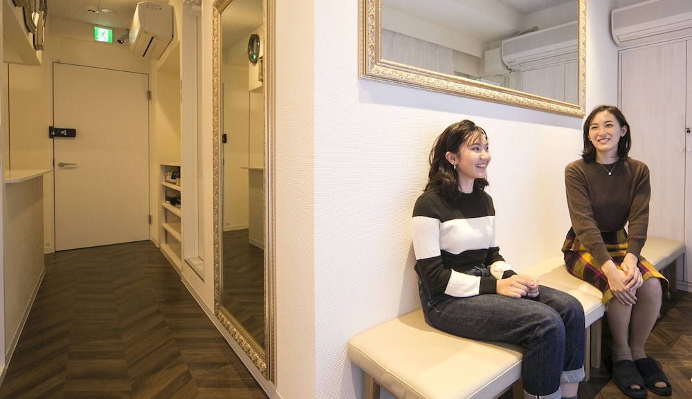 ALICE IN THE MIRROR HOSTEL - 女性専用 東京