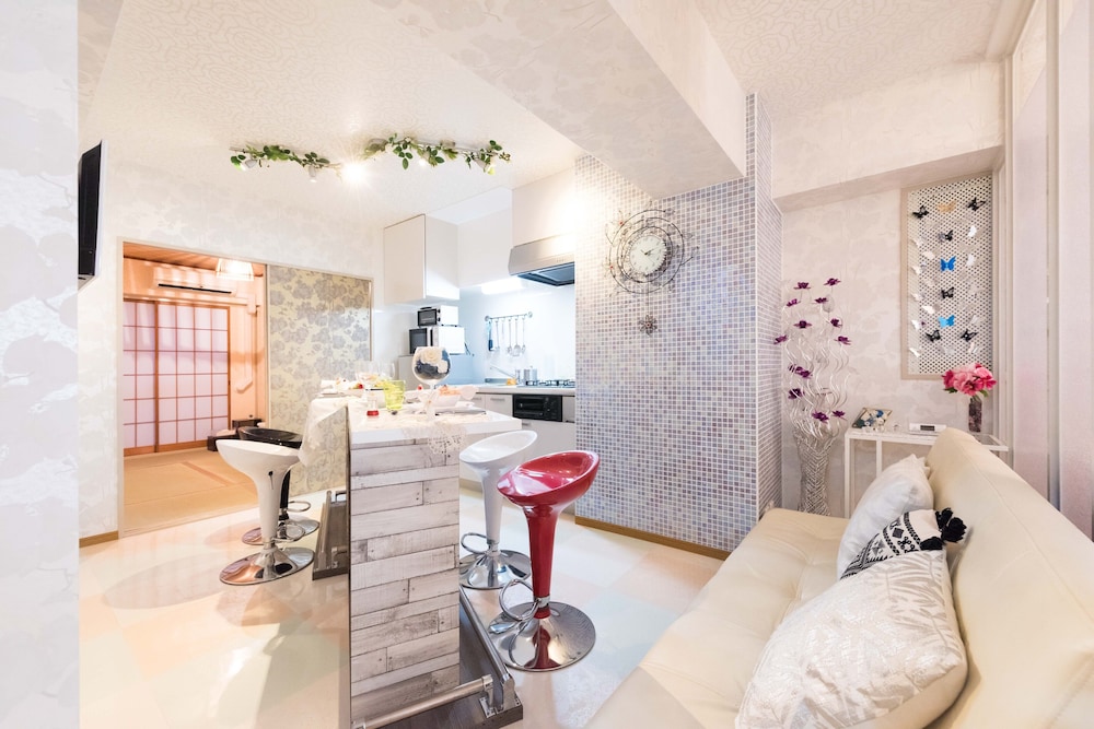 PAPILLON PARADIS HIGASHI-SHINJUKU 東京