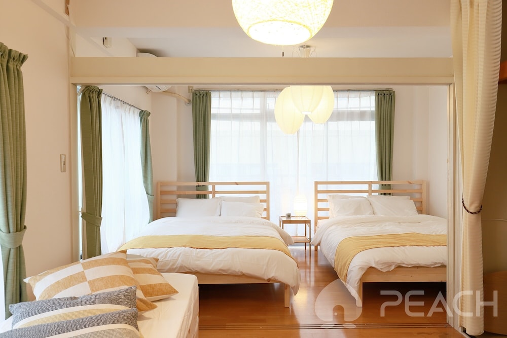 PEBLISS 紅 壱 東京