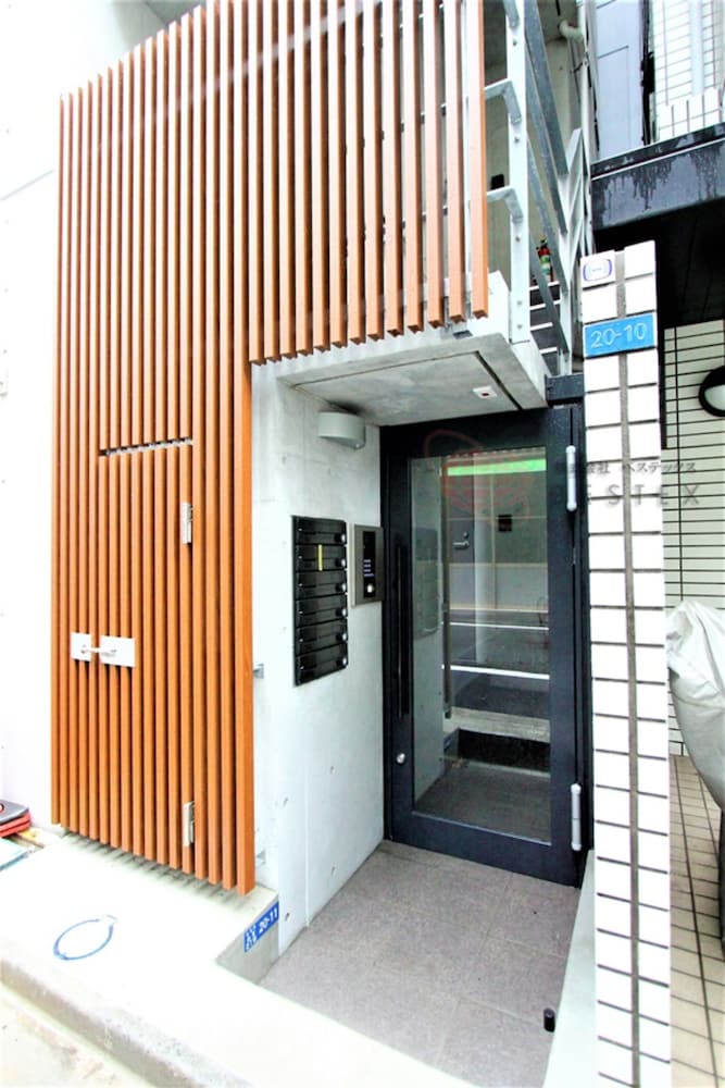 LAFFITTE 御徒町 東京