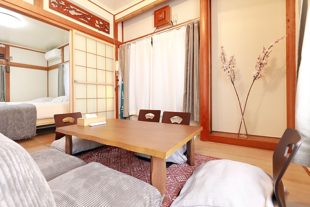 PEBLISS KUTSUROGI NO.1 東京