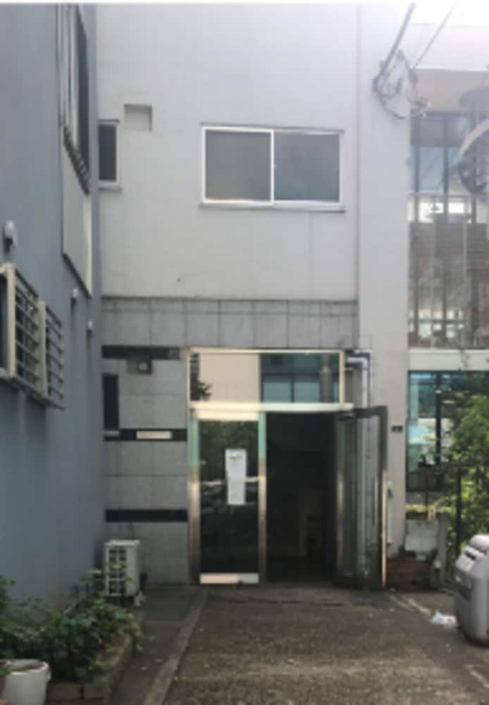 2-BEDROOM FLAT SHINJUKU 東京