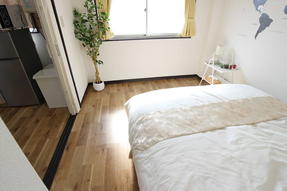 2-BEDROOM FLAT SHINJUKU 東京