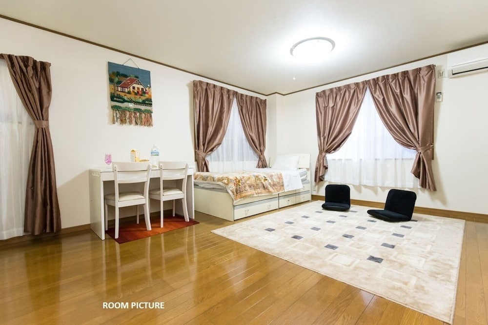 CENTRALLY LOCATED DELUXE FURNISHED.3 東京