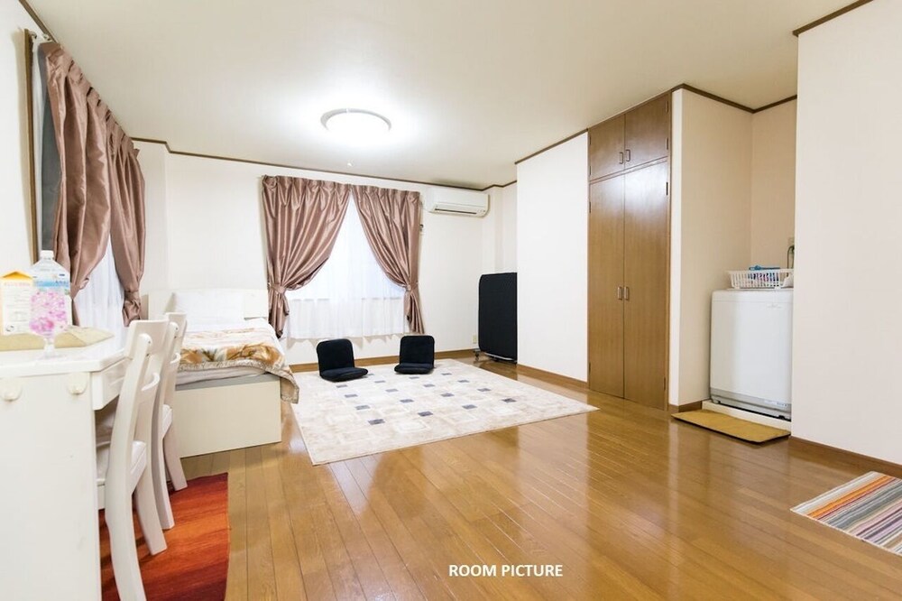 CENTRALLY LOCATED DELUXE FURNISHED.3 東京