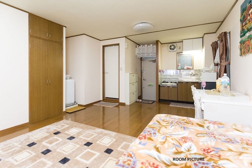 CENTRALLY LOCATED DELUXE FURNISHED.3 東京