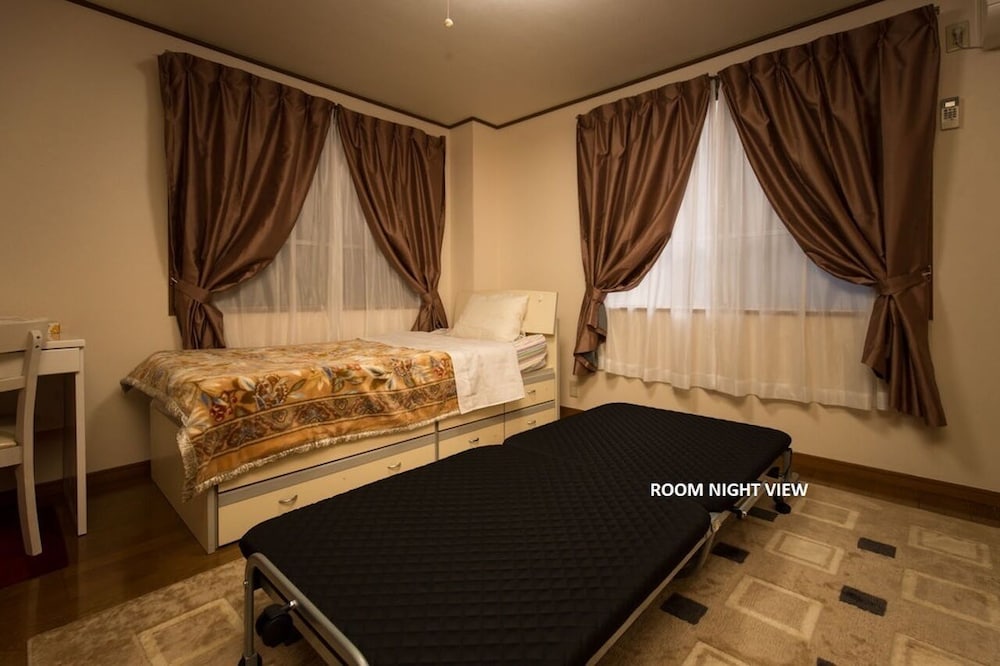CENTRALLY LOCATED DELUXE FURNISHED.3 東京