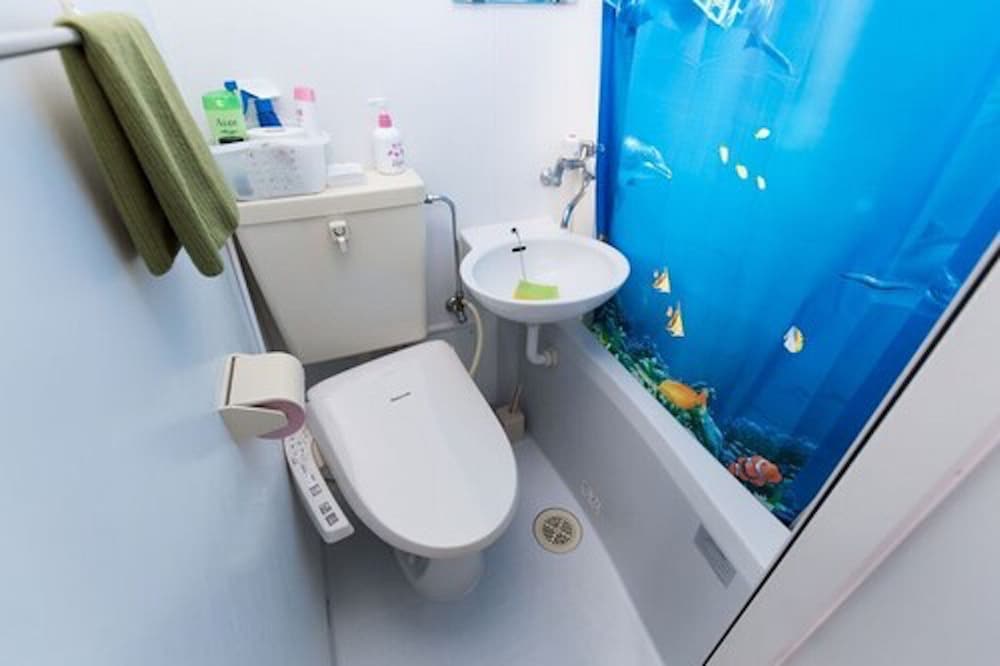 CENTRALLY LOCATED DELUXE FURNISHED.4 東京