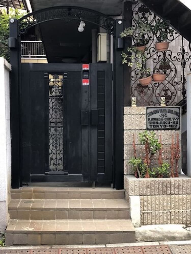 CENTRALLY LOCATED DELUXE FURNISHED.4 東京