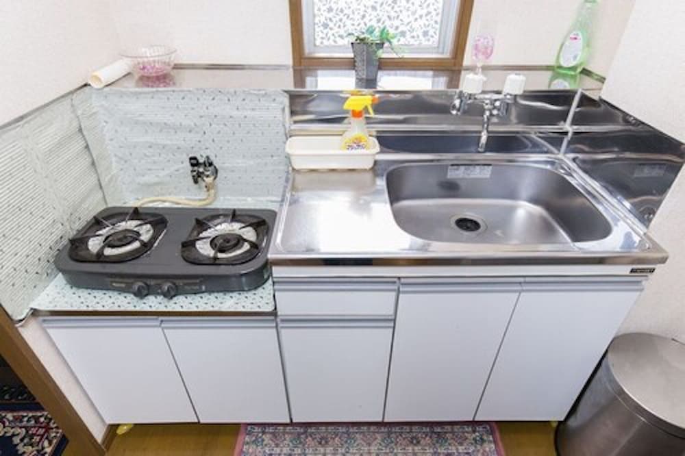 CENTRALLY LOCATED DELUXE FURNISHED.4 東京