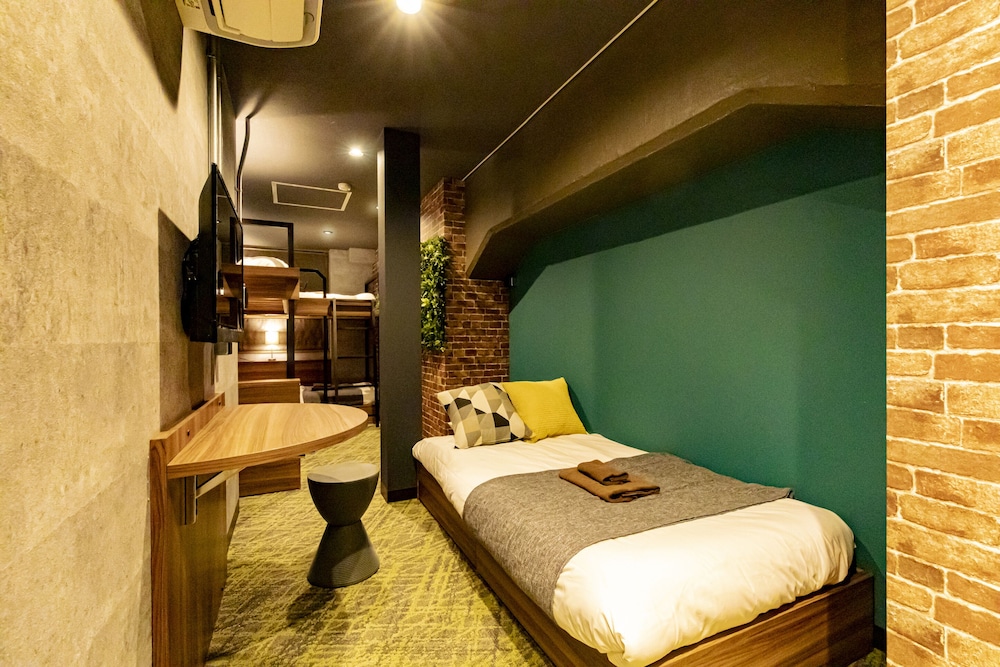 UNDER RAILWAY HOTEL AKIHABARA 東京