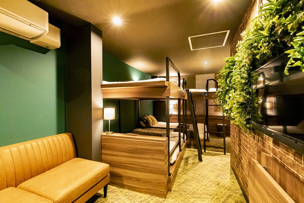 UNDER RAILWAY HOTEL AKIHABARA 東京