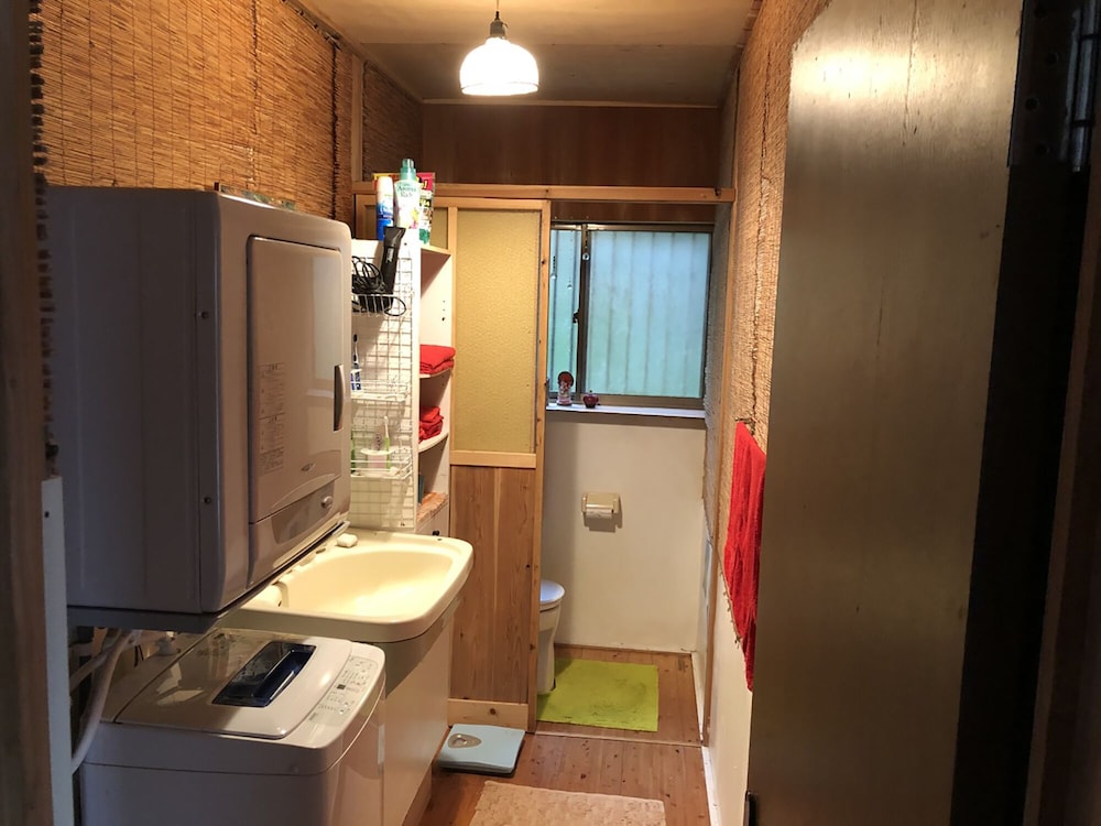銀河荘-GALAXY GUESTHOUSE 12歳以下不可 東京