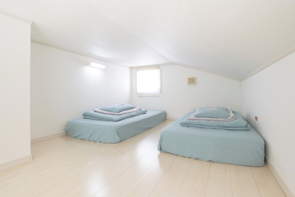 SOSHIGAYA APARTMENT 東京
