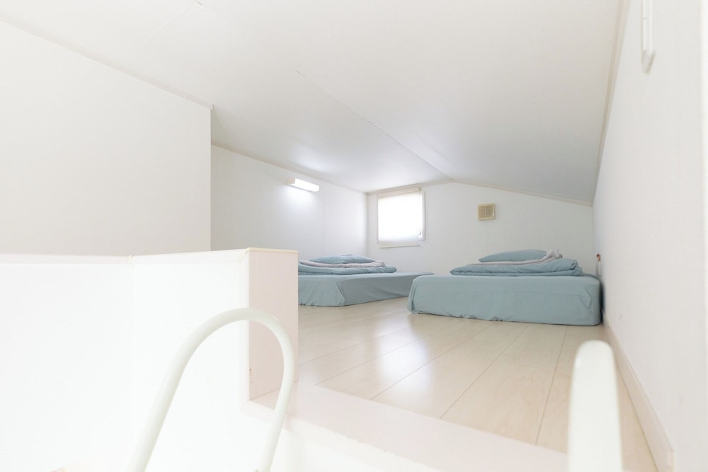 SOSHIGAYA APARTMENT 東京