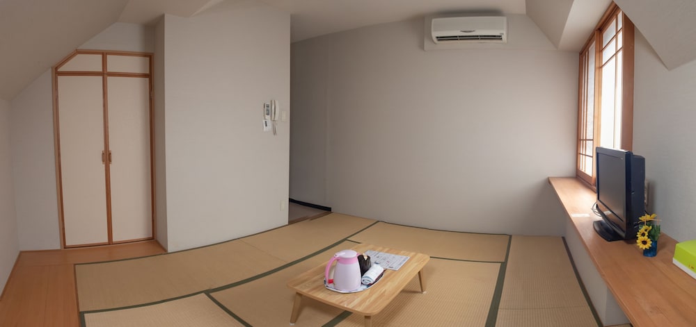 ファミリーイン西向 東京