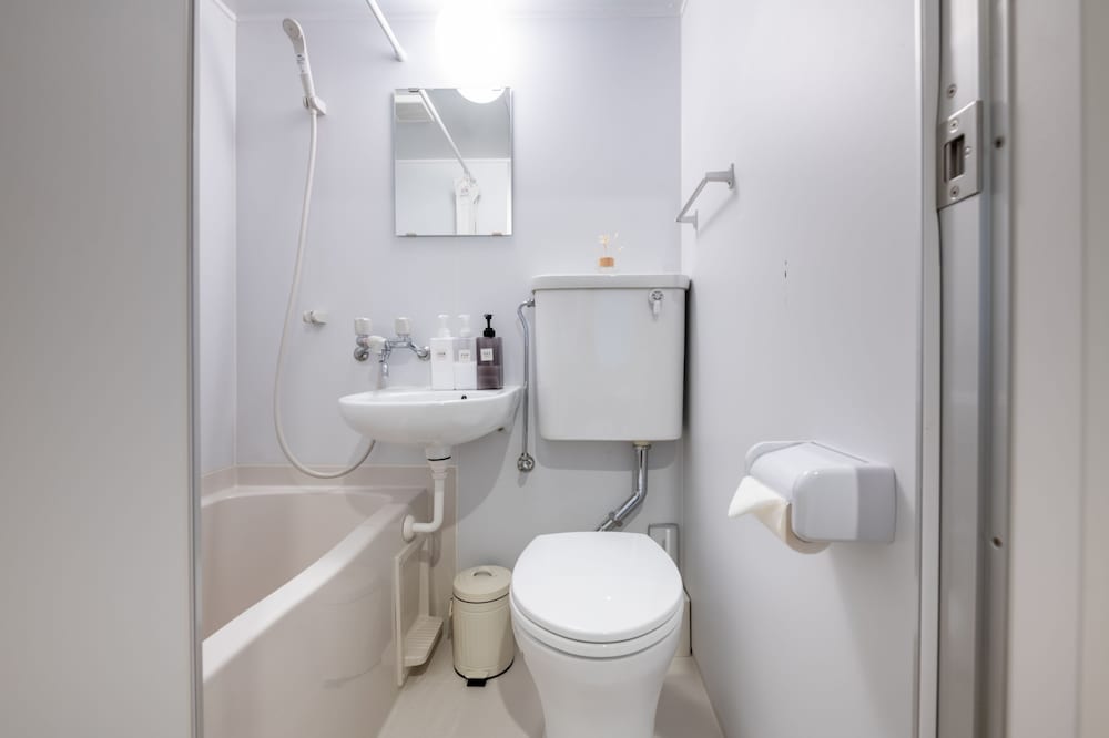 ZAITO TOKYO YOKOKAWA ECONOMY INN 東京