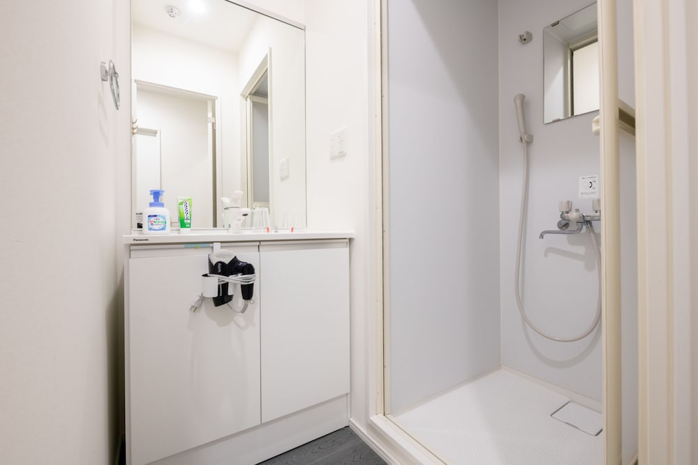 ZAITO TOKYO YOKOKAWA ECONOMY INN 東京