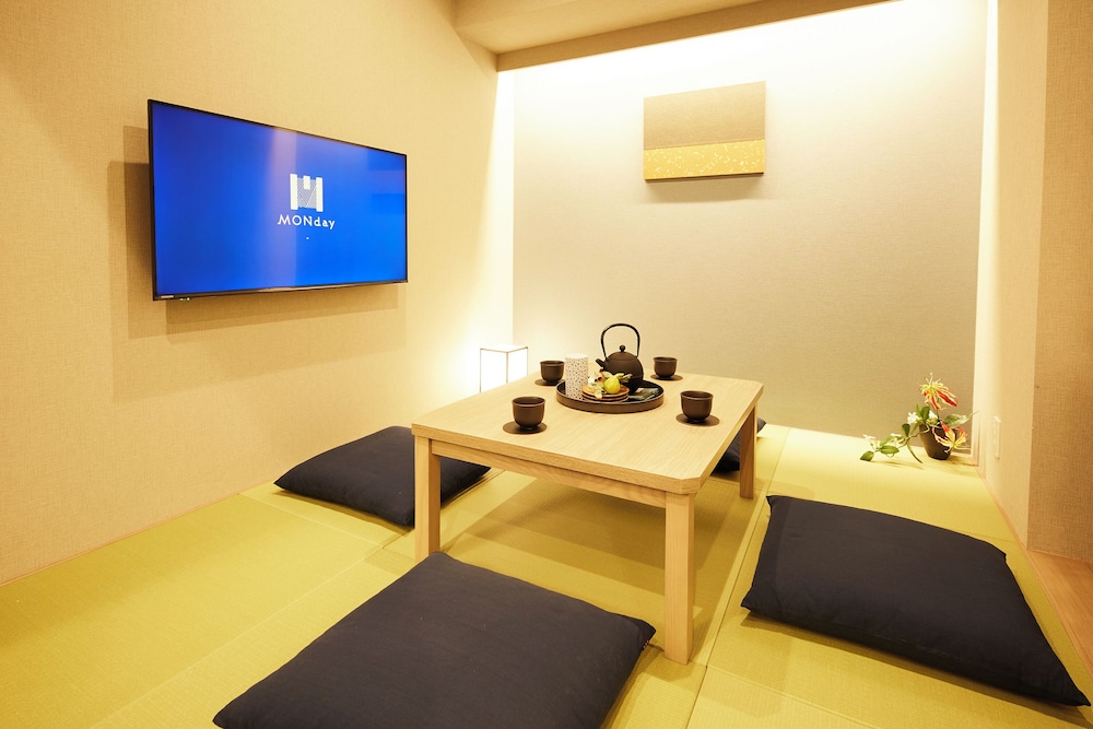 MONDAY APART PREMIUM 浜松町 東京