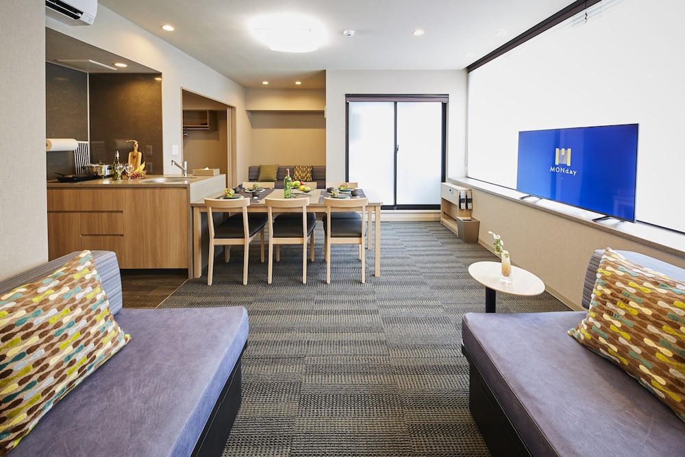 MONDAY APART PREMIUM 浜松町 東京