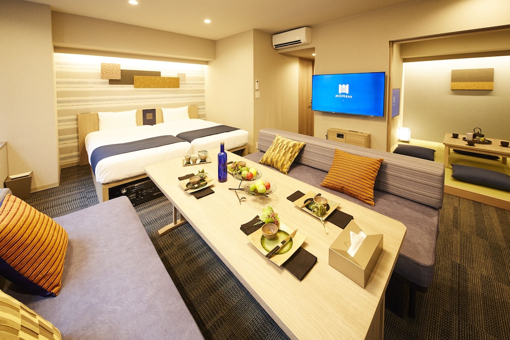 MONDAY APART PREMIUM 浜松町 東京