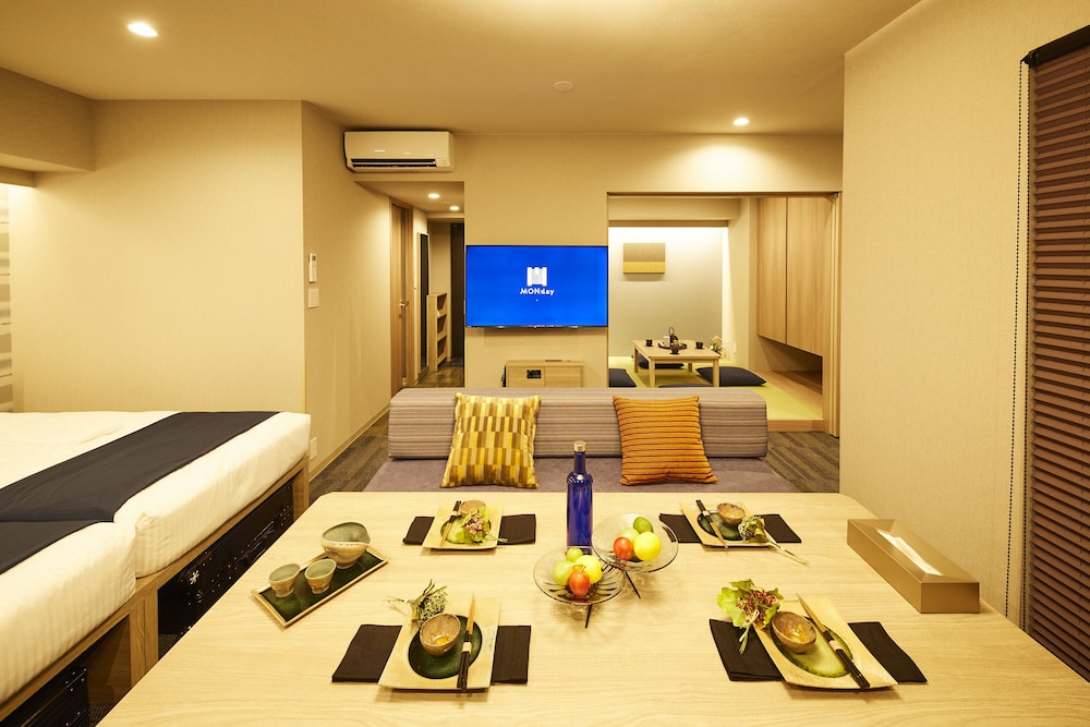 MONDAY APART PREMIUM 浜松町 東京