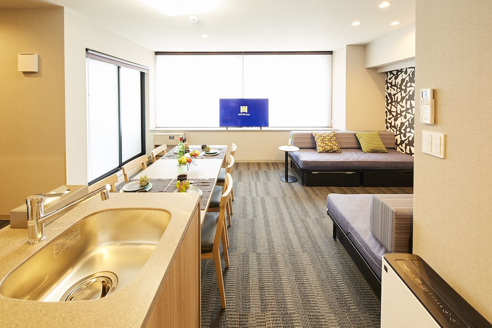 MONDAY APART PREMIUM 浜松町 東京
