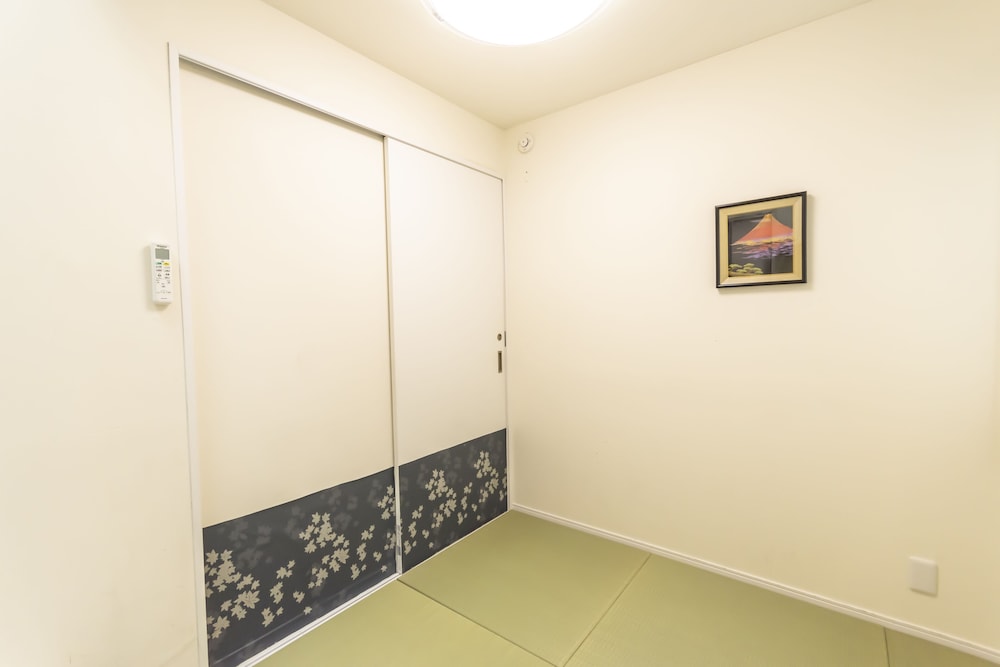 SHINJUKU-OKUBO HOUSE 東京