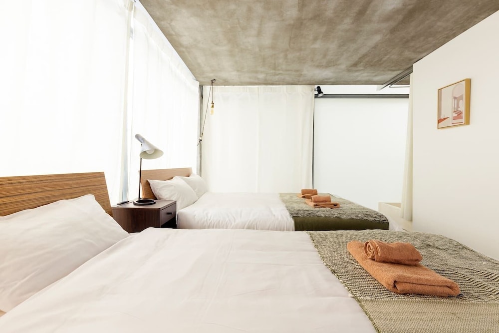 GLASS HOUSE RM.2 東京