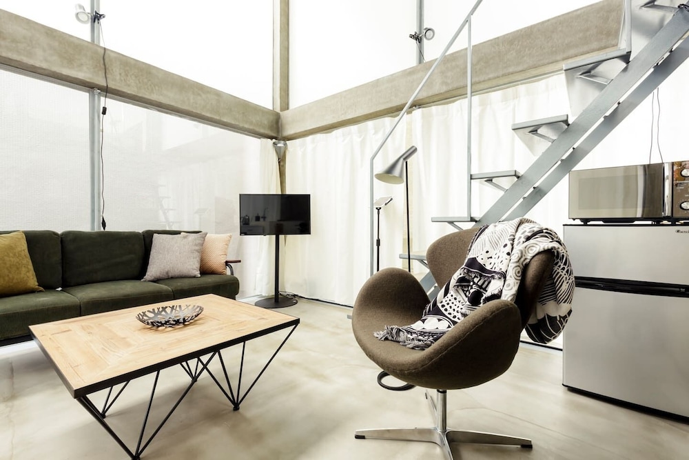 GLASS HOUSE RM.2 東京