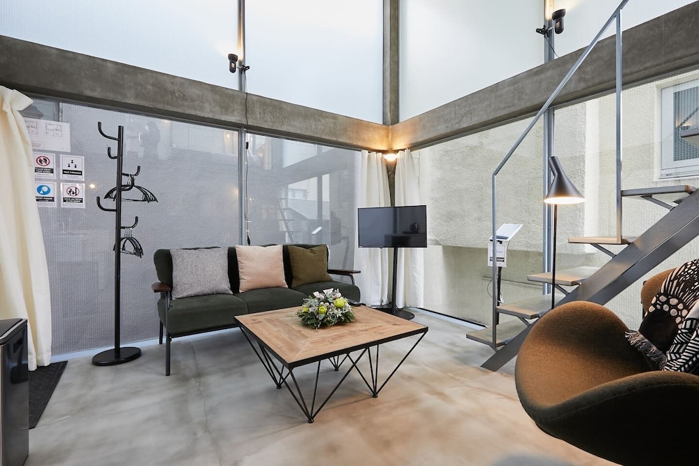 GLASS HOUSE RM.2 東京
