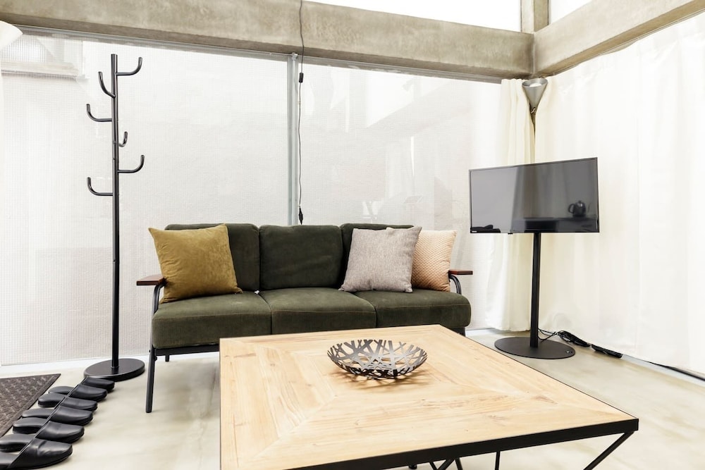 GLASS HOUSE RM.2 東京