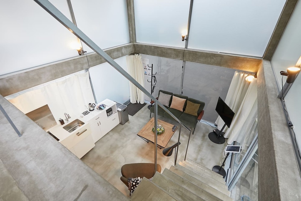 GLASS HOUSE RM.2 東京
