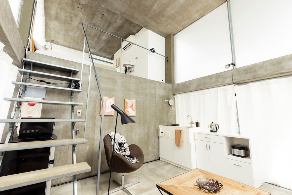 GLASS HOUSE RM.2 東京