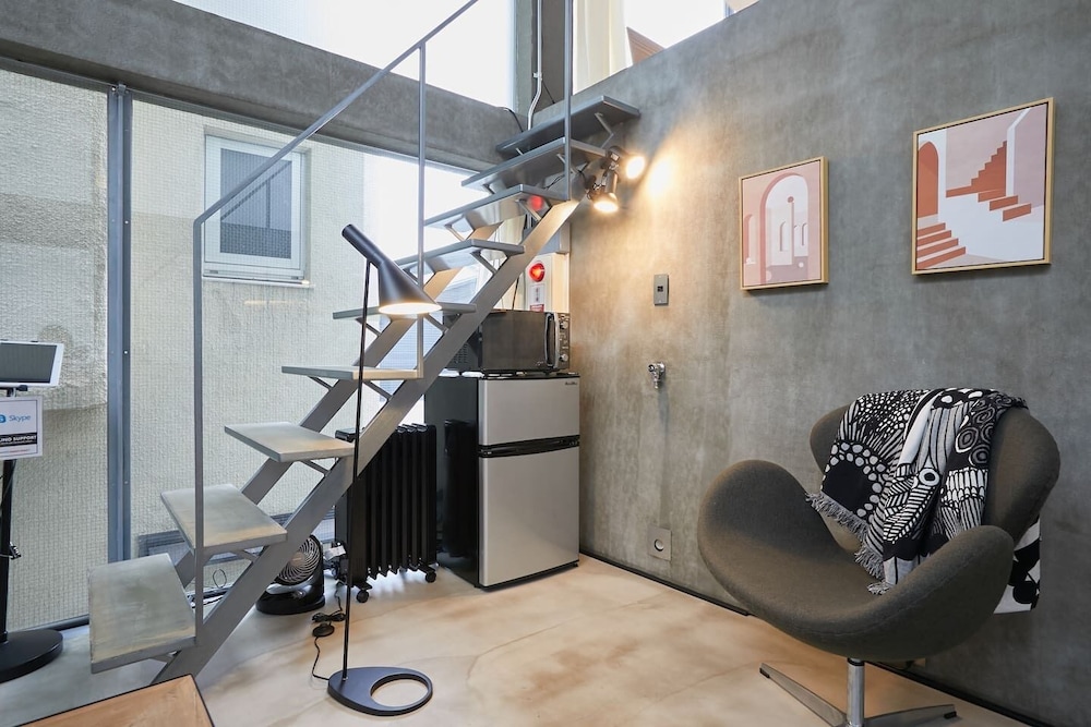GLASS HOUSE RM.2 東京