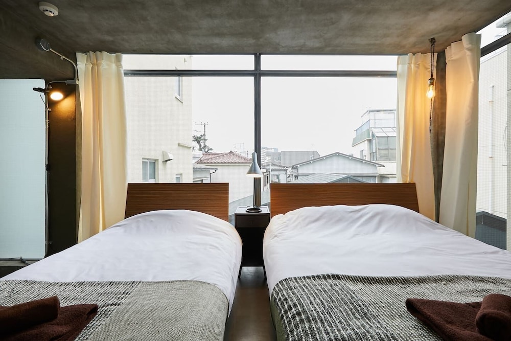 GLASS HOUSE RM.2 東京
