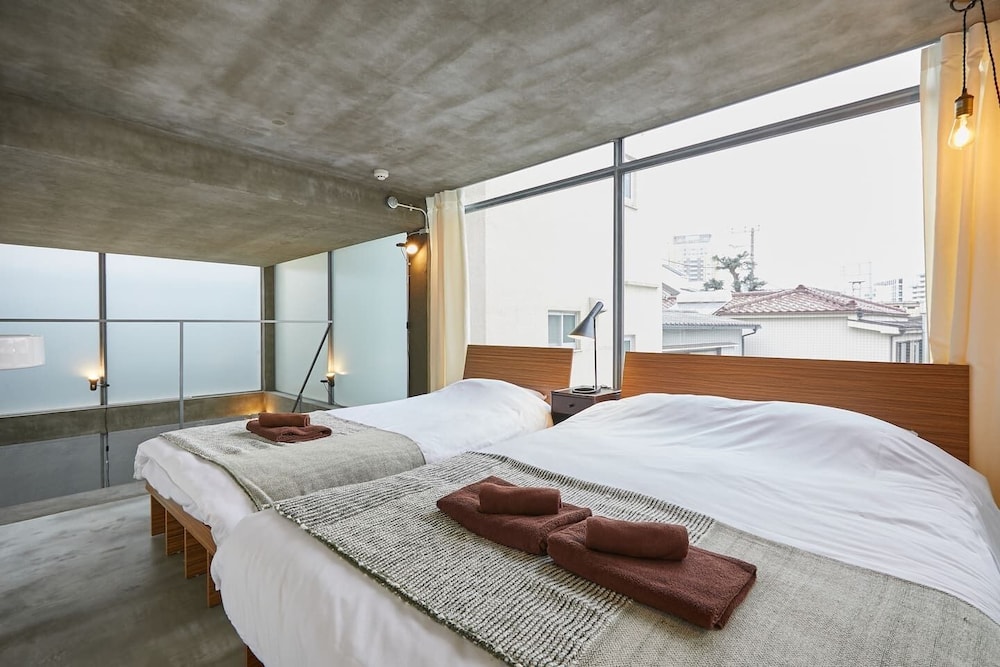 GLASS HOUSE RM.2 東京