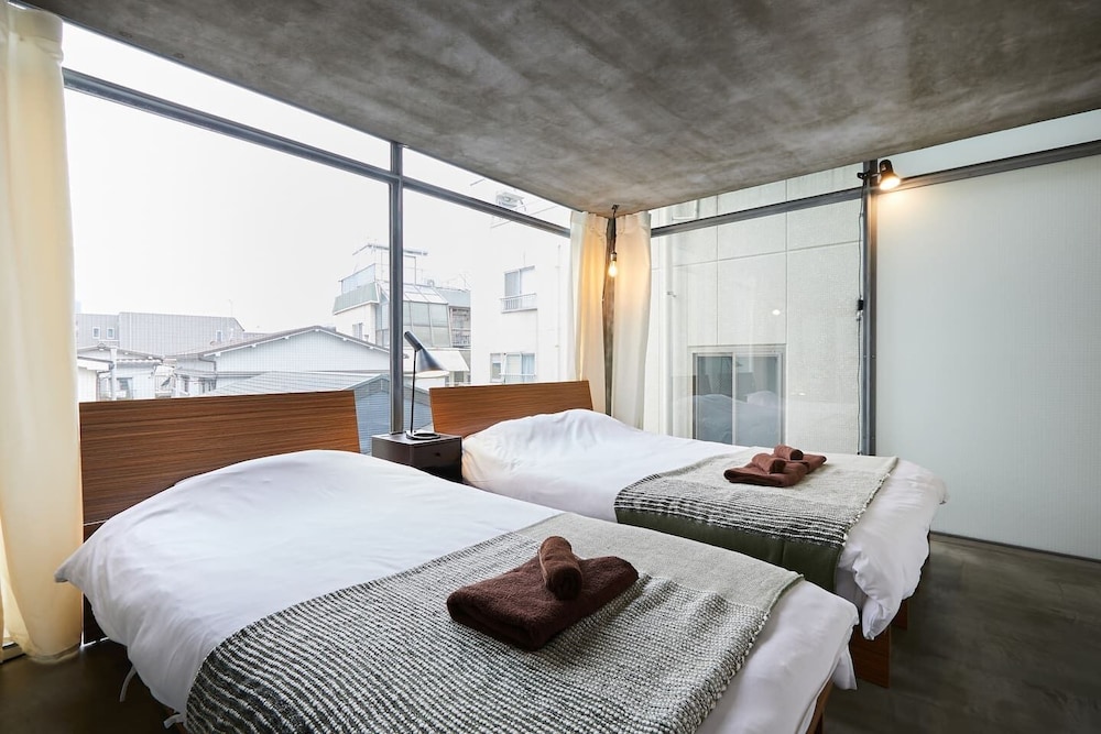 GLASS HOUSE RM.2 東京