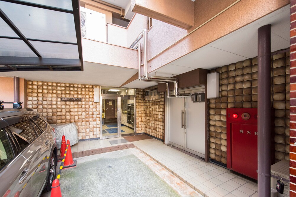 SENGOKU EKI-MAE BLDG 401 東京