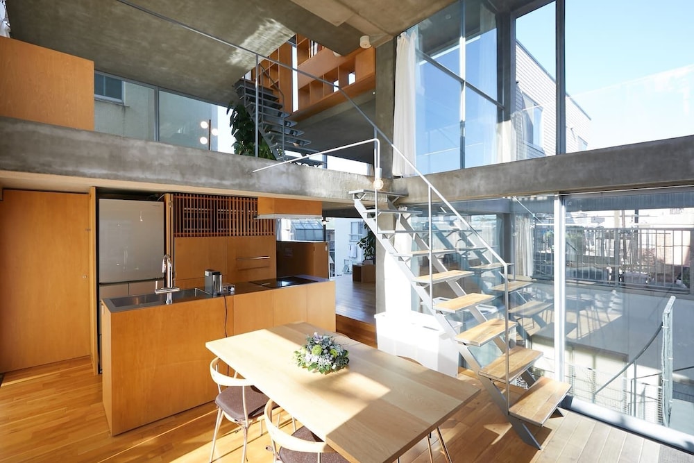 GLASS HOUSE RM.3 東京