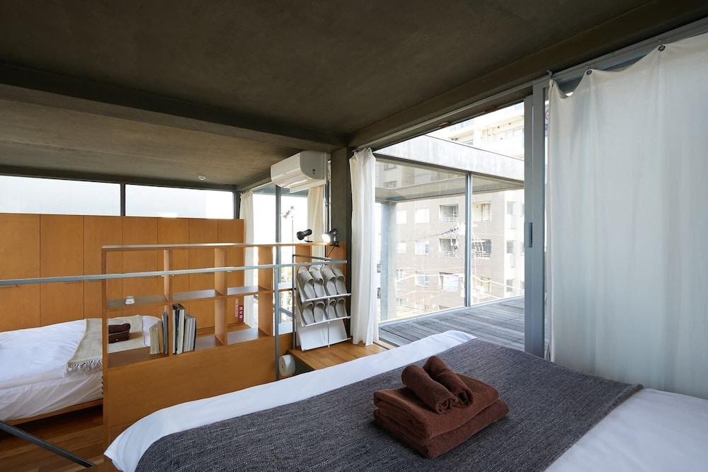 GLASS HOUSE RM.3 東京
