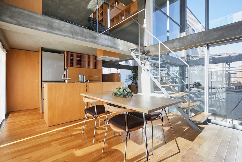 GLASS HOUSE RM.3 東京