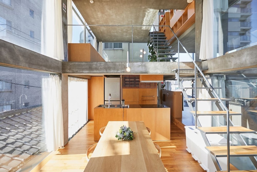 GLASS HOUSE RM.3 東京